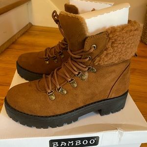 🍁🍂FALL STAPLE🍂🍁 Lace Up Boots